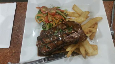 Seasons Restaurant - Kempsey Accommodation 0