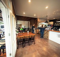 The Hub - Pizza and Beer - Kempsey Accommodation