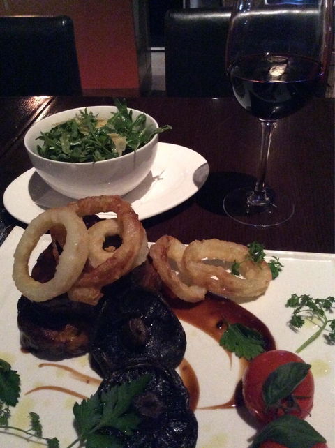 O Bar & Restaurant - Kempsey Accommodation 4