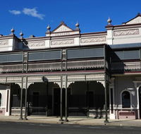 Warwick Hotel - Kempsey Accommodation