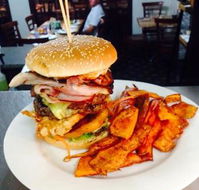 Gin Gin Hotel - Kempsey Accommodation