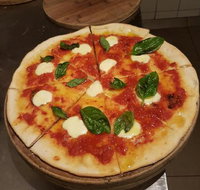 Flutterbucks Pizzeria - Kempsey Accommodation