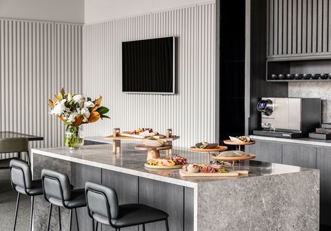 Oakwood Premier Melbourne - Kempsey Accommodation 1