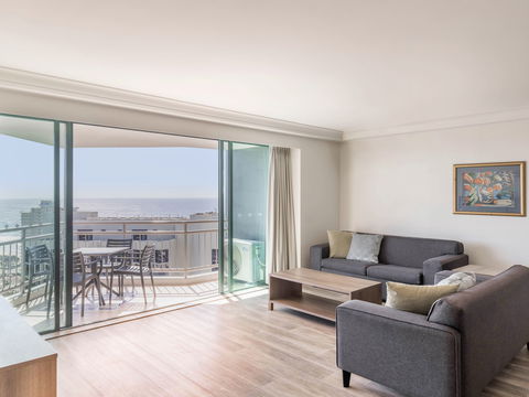 Mantra Crown Towers Surfers Paradise - Kempsey Accommodation 10