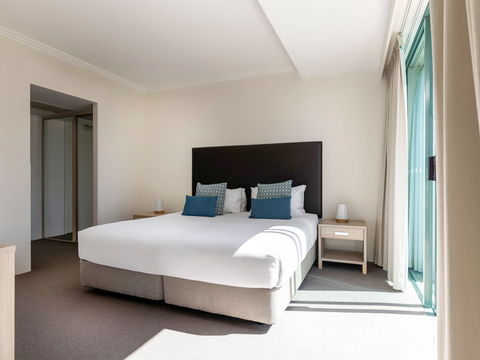 Mantra Crown Towers Surfers Paradise - Kempsey Accommodation 12