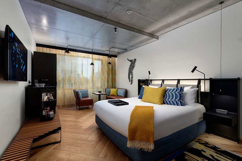 QT Melbourne - Kempsey Accommodation 4