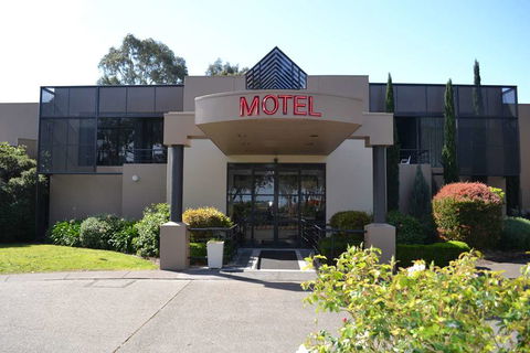Dingley International Hotel - Kempsey Accommodation 0