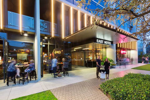 East Hotel - Kempsey Accommodation 1