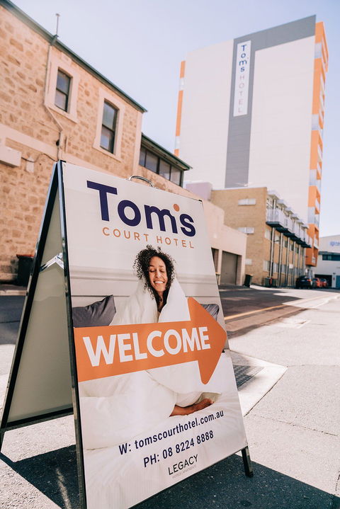 Tom's Court Hotel - Kempsey Accommodation 2