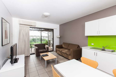 Majestic Oasis Apartments - Kempsey Accommodation 2