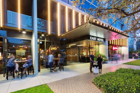 East Hotel - Kempsey Accommodation 1