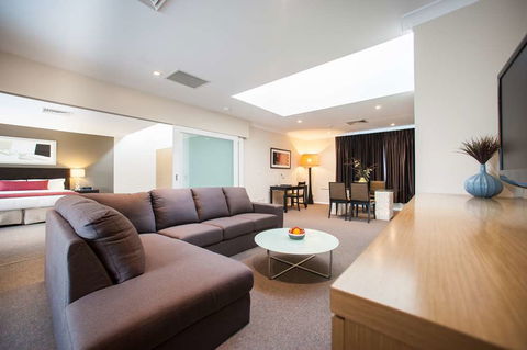 Ramada Hotel & Suites Sydney Cabramatta - Kempsey Accommodation 7