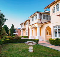 Palais Royale - Kempsey Accommodation