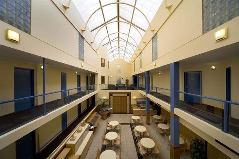 Capital Executive Apt Hotel Canberra - Kempsey Accommodation 1