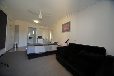 Black Rock Inn - Kempsey Accommodation 2