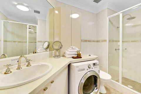 The Manor Apartment Hotel - Kempsey Accommodation 1