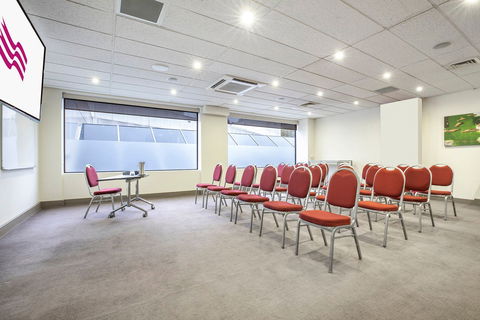 Crowne Plaza Canberra - Kempsey Accommodation 9