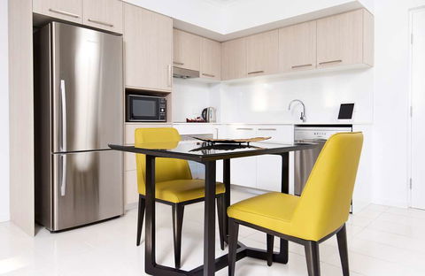 Riviera Mackay - Kempsey Accommodation 1