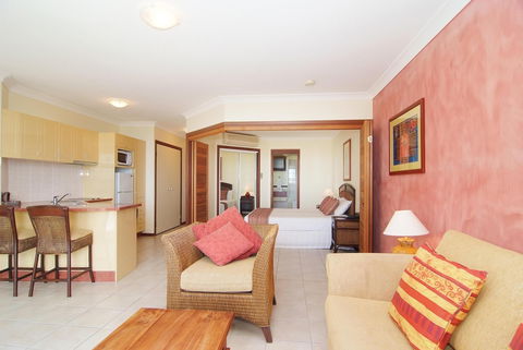 At Waters Edge Resort - Kempsey Accommodation 2