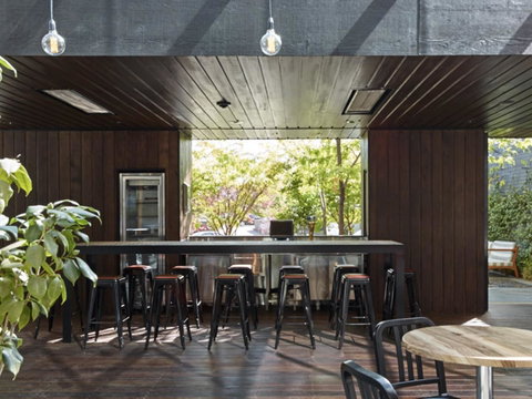 Little National Hotel Canberra - Kempsey Accommodation 21