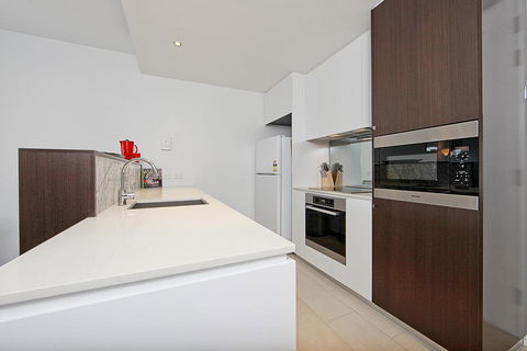 Realm Park 39 Barton ACT - Kempsey Accommodation 11