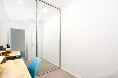 IQ Smart Apartments 704 Braddon ACT - Kempsey Accommodation 1