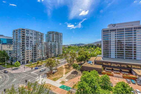 Spacious 1BR Stylish New Acton Apartment +Parking - Kempsey Accommodation 18