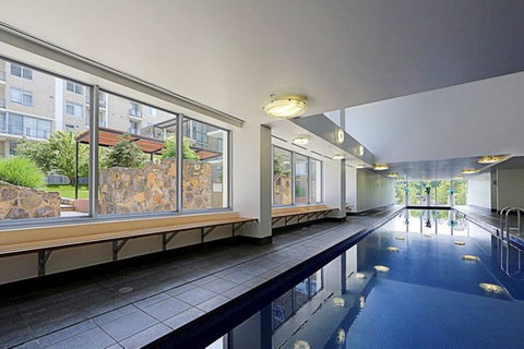 Spacious 1BR Stylish New Acton Apartment +Parking - Kempsey Accommodation 25
