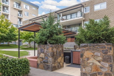 Spacious 1BR Stylish New Acton Apartment +Parking - Kempsey Accommodation 22