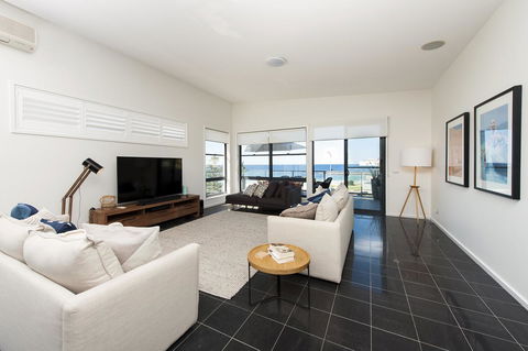 Mollymook Beachfront Penthouse 9 - Kempsey Accommodation 1