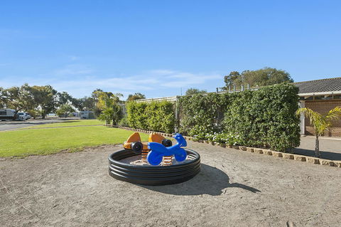 Port Broughton Tourist Park - Kempsey Accommodation 6