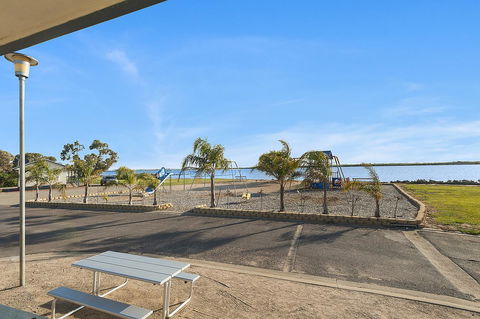 Port Broughton Tourist Park - Kempsey Accommodation 38
