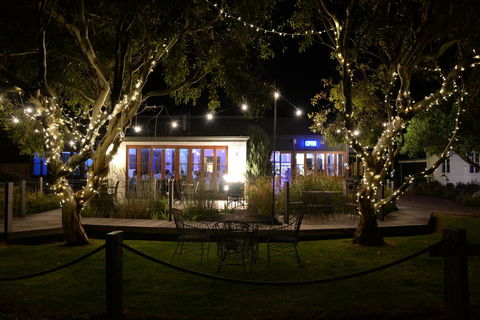 Beach Huts Middleton - Kempsey Accommodation 38
