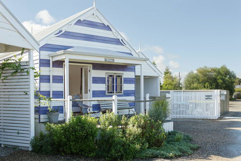 Beach Huts Middleton - Kempsey Accommodation 39