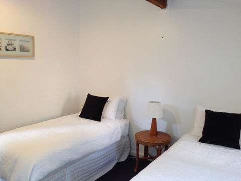 Beach Huts Middleton - Kempsey Accommodation 3