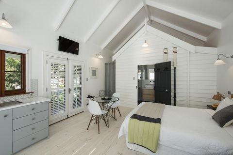 Beach Huts Middleton - Kempsey Accommodation 18