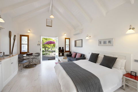 Beach Huts Middleton - Kempsey Accommodation 31