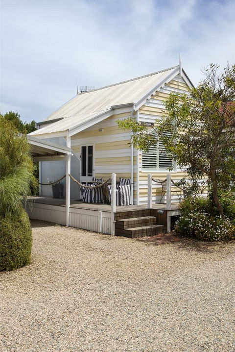 Beach Huts Middleton - Kempsey Accommodation 9