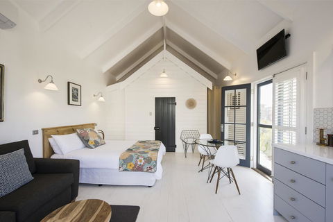 Beach Huts Middleton - Kempsey Accommodation 21