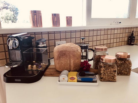 The Lake House Retreat - Kempsey Accommodation 1