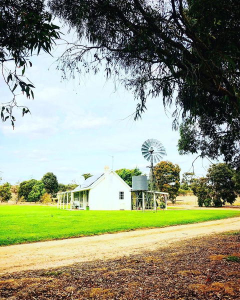 The Lake House Retreat - Kempsey Accommodation 9