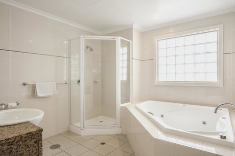 Marina Hotel - Kempsey Accommodation 2