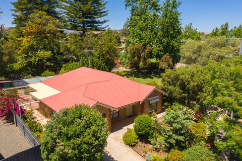 Tanunda\'s Magpie House - Kempsey Accommodation 1