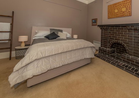 The Tudor House - Kempsey Accommodation 12