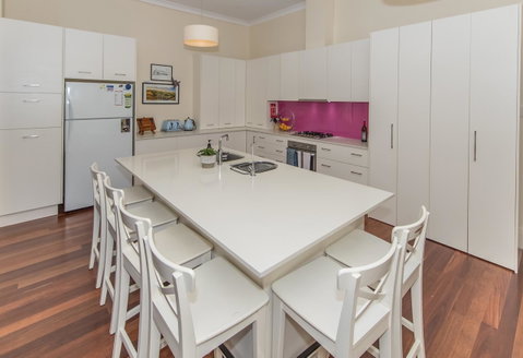 The Tudor House - Kempsey Accommodation 8