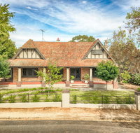The Tudor House - Kempsey Accommodation