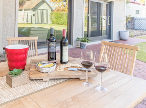 The Tudor House - Kempsey Accommodation 18