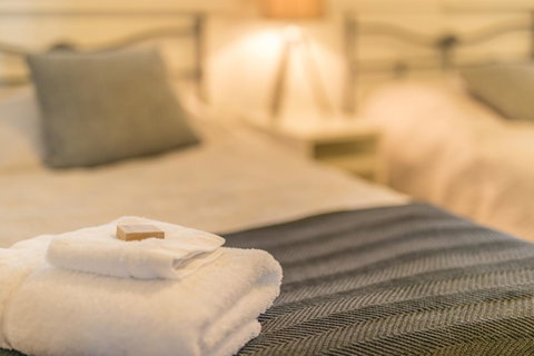 The Tudor House - Kempsey Accommodation 13