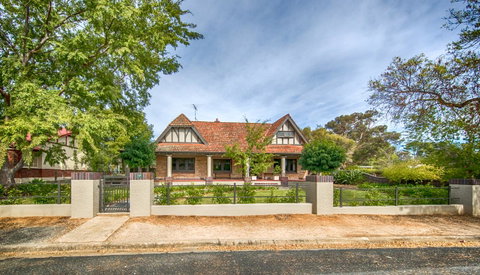 The Tudor House - Kempsey Accommodation 21