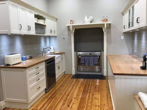 Ambrosia Holiday Home - Kempsey Accommodation 8